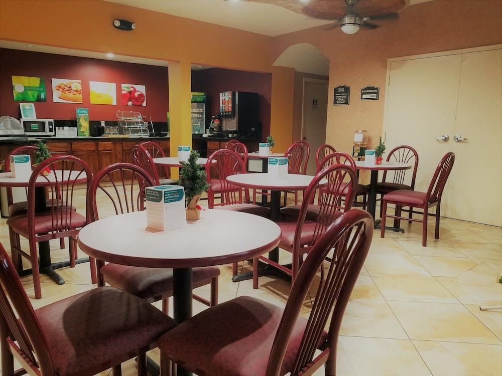 亚历山大品质酒店 亚历山德里亚 外观 照片